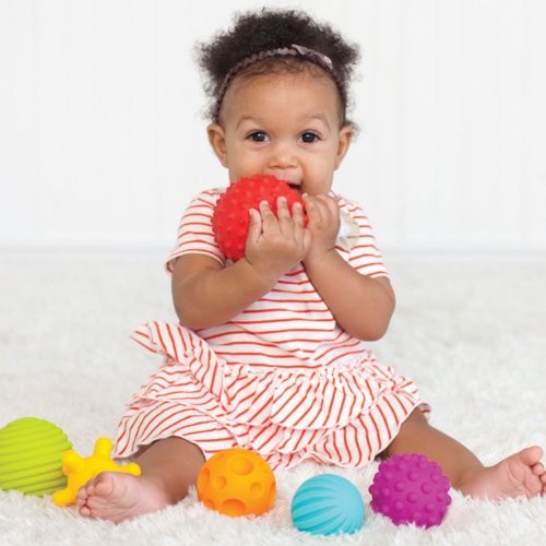 infantino textured ball set