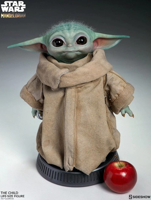Sideshow Collectibles Star Wars: The Mandalorian - Baby Yoda The Child Life-Size Statue - 42cm